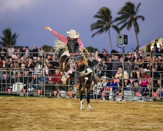 Sandstone Point Hotel Rodeo